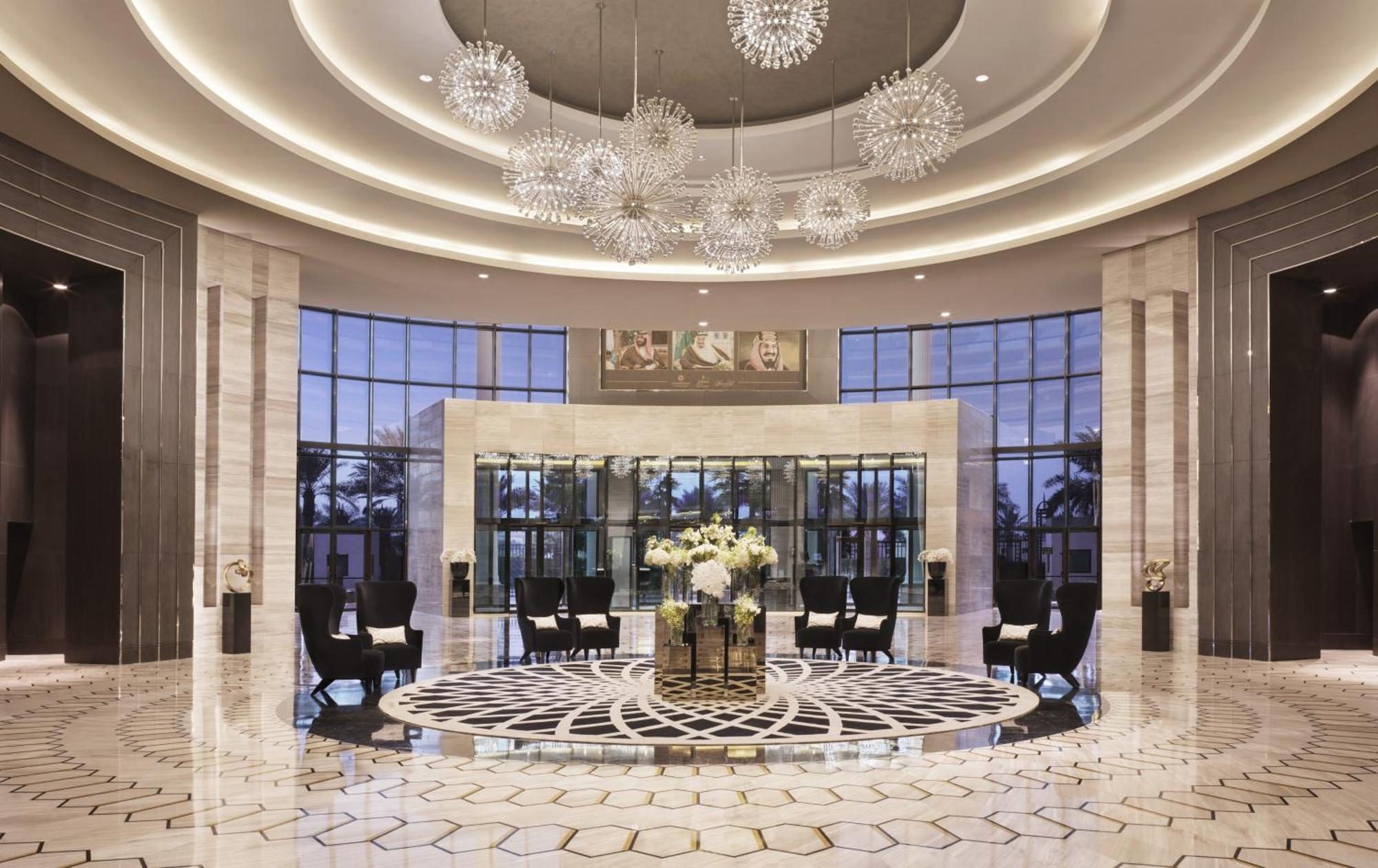 Fairmont Riyadh Bagian luar foto Lobby